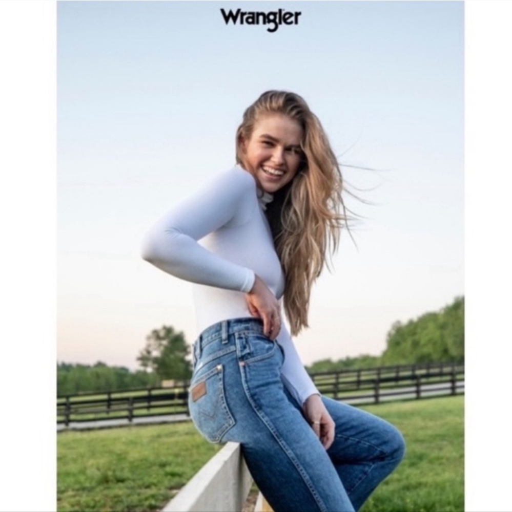 Wrangler Wild West 603 High Rise Straight 31x28 Denim Jeans Distressed